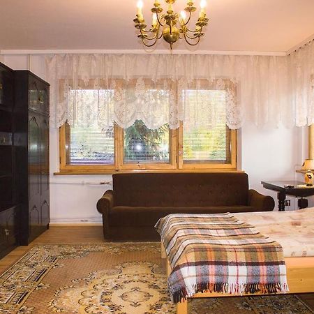 Hacjenda - Apartamenty I Pokoje Goscinne Чарна-Гура Экстерьер фото
