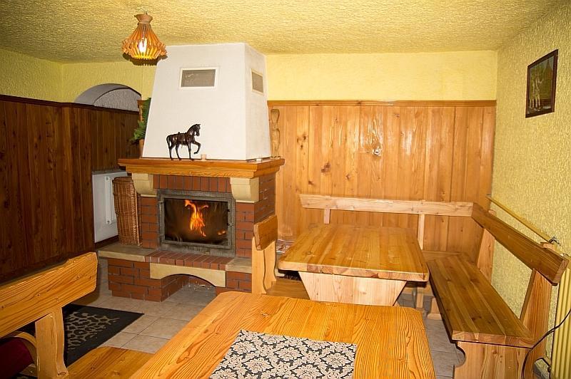Hacjenda - Apartamenty I Pokoje Goscinne Чарна-Гура Номер фото