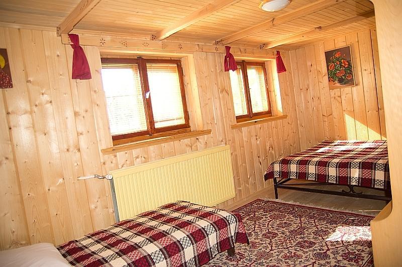 Hacjenda - Apartamenty I Pokoje Goscinne Чарна-Гура Экстерьер фото