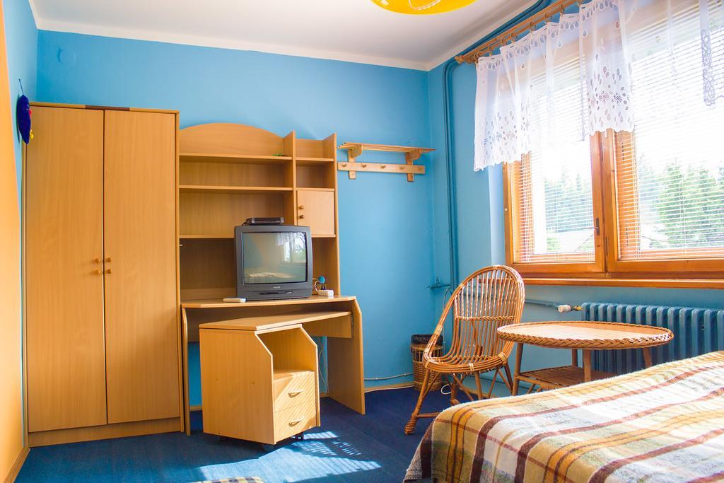 Hacjenda - Apartamenty I Pokoje Goscinne Чарна-Гура Экстерьер фото