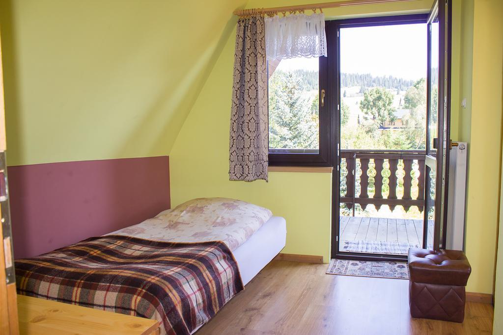 Hacjenda - Apartamenty I Pokoje Goscinne Чарна-Гура Экстерьер фото