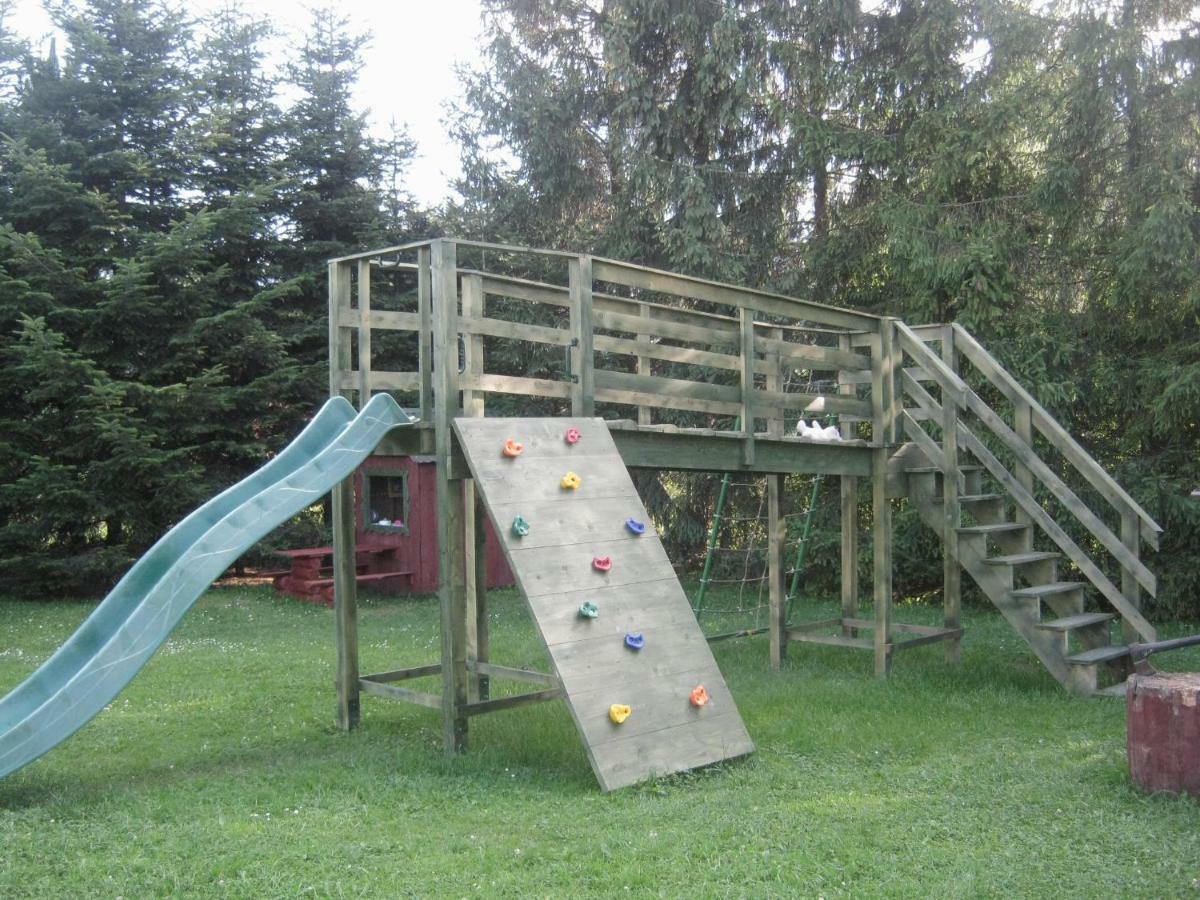 Hacjenda - Apartamenty I Pokoje Goscinne Чарна-Гура Экстерьер фото