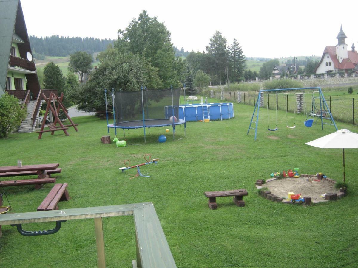 Hacjenda - Apartamenty I Pokoje Goscinne Чарна-Гура Экстерьер фото